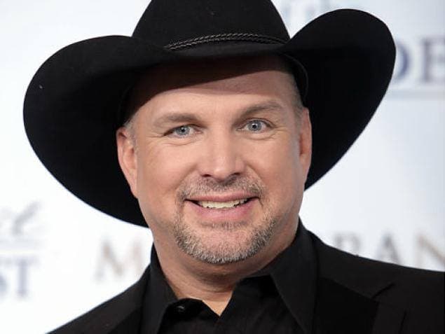 Garth Brooks nie les accusations d’agression sexuelle suite au procès intenté par une ancienne employée