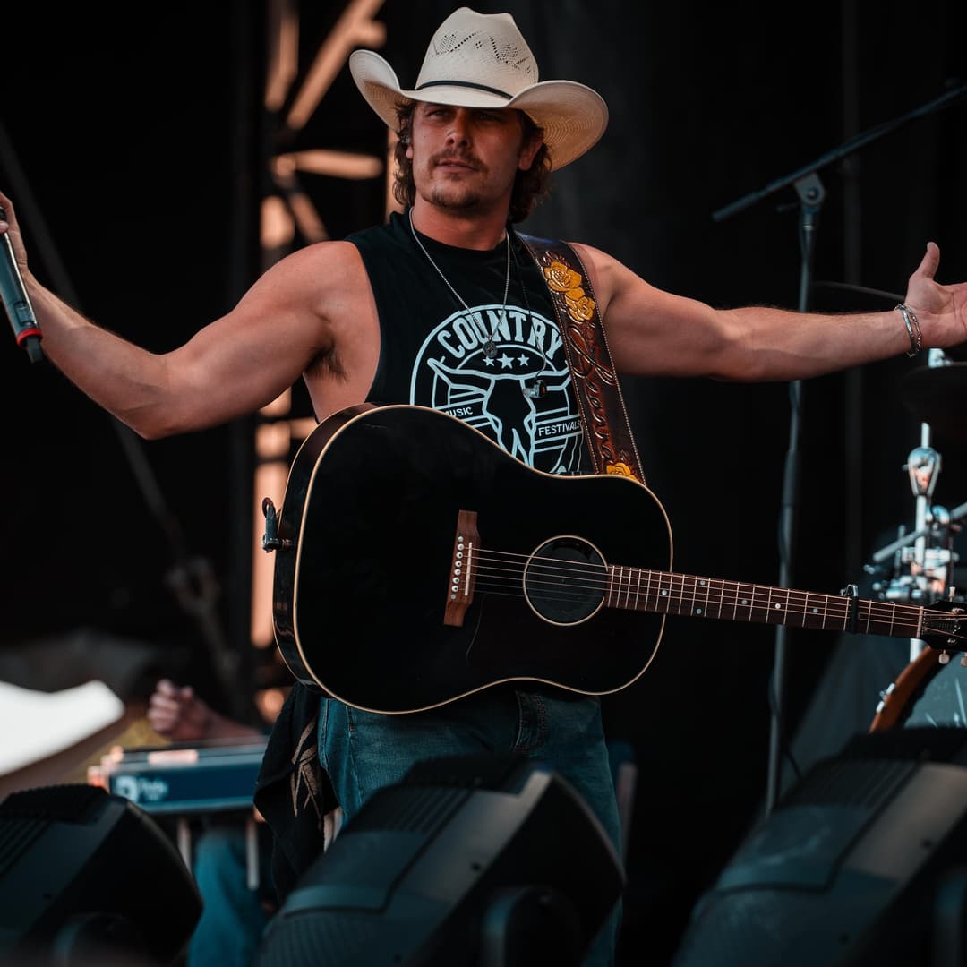 Une nouvelle chanson et un premier enfant pour Randall King