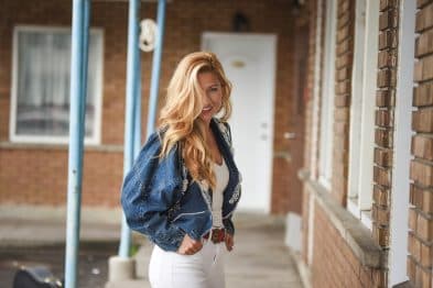 Entrevue de Sylvain Caron avec Cindy Bédard sur le réseau Hit Country