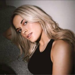 Le bus d’Alana Springsteen prend feu, son équipement détruit, ses concerts annulés