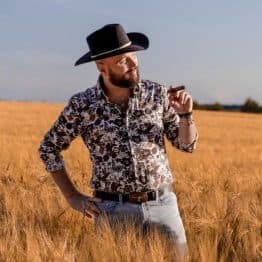 Entrevue de Sylvain Caron avec Kaven D sur le réseau Hit Country!